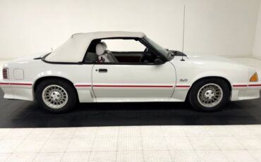 Ford-Mustang-1987-Oxford-White-Scarlet-Red-9
