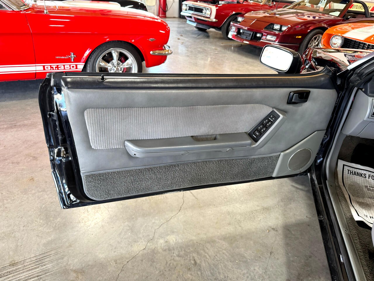 Ford-Mustang-1988-Convertible-14