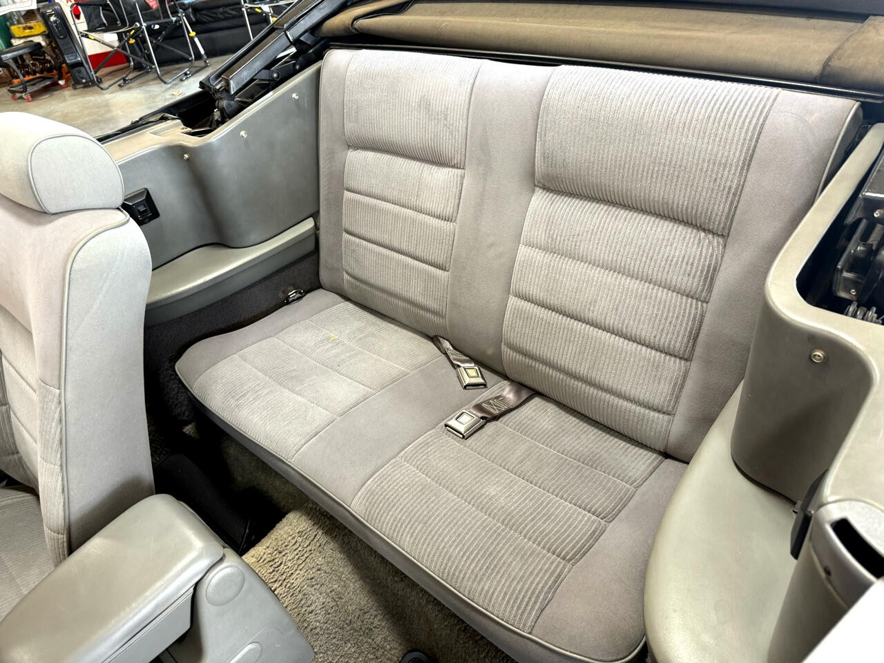 Ford-Mustang-1988-Convertible-17