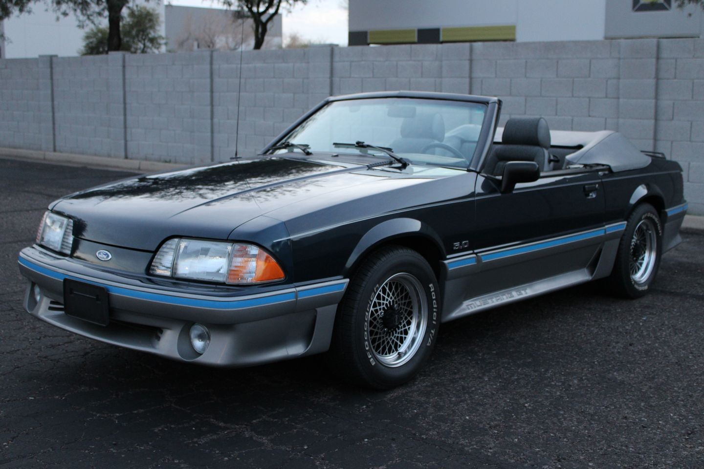 Ford-Mustang-1988-Convertible-18