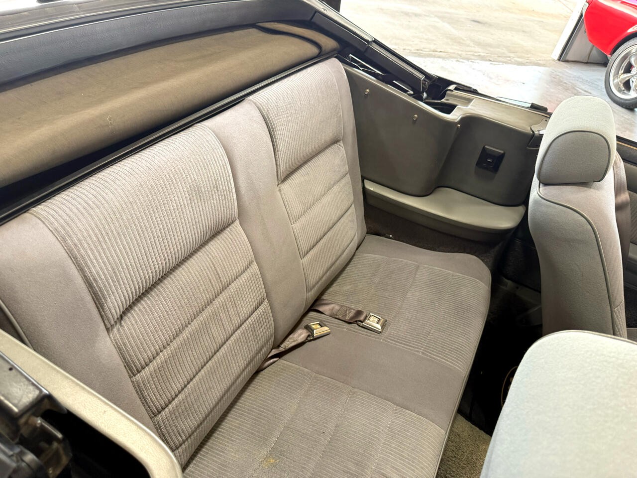 Ford-Mustang-1988-Convertible-18