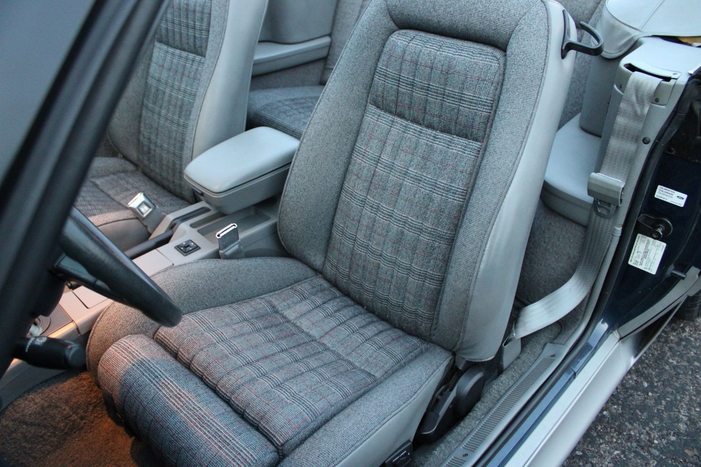 Ford-Mustang-1988-Convertible-33