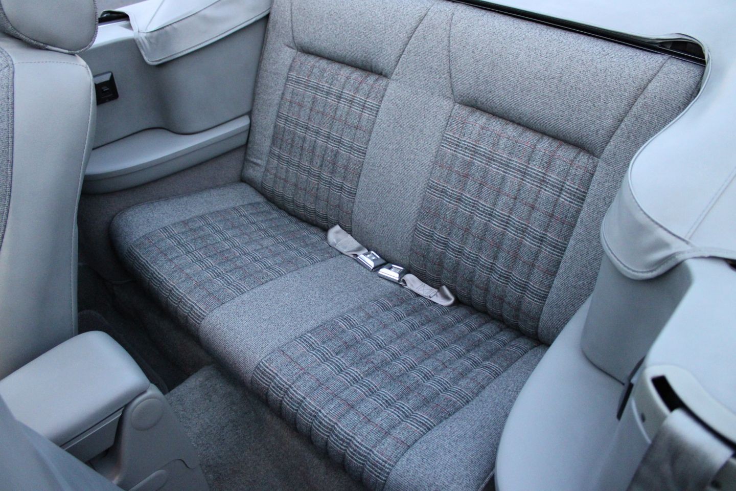 Ford-Mustang-1988-Convertible-34