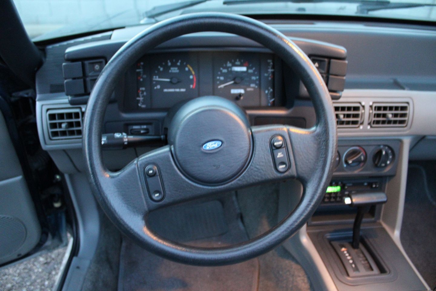 Ford-Mustang-1988-Convertible-35