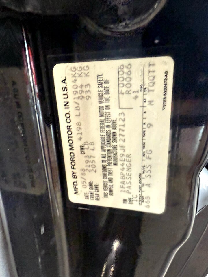 Ford-Mustang-1988-Convertible-36