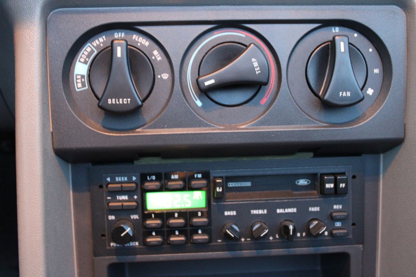 Ford-Mustang-1988-Convertible-37