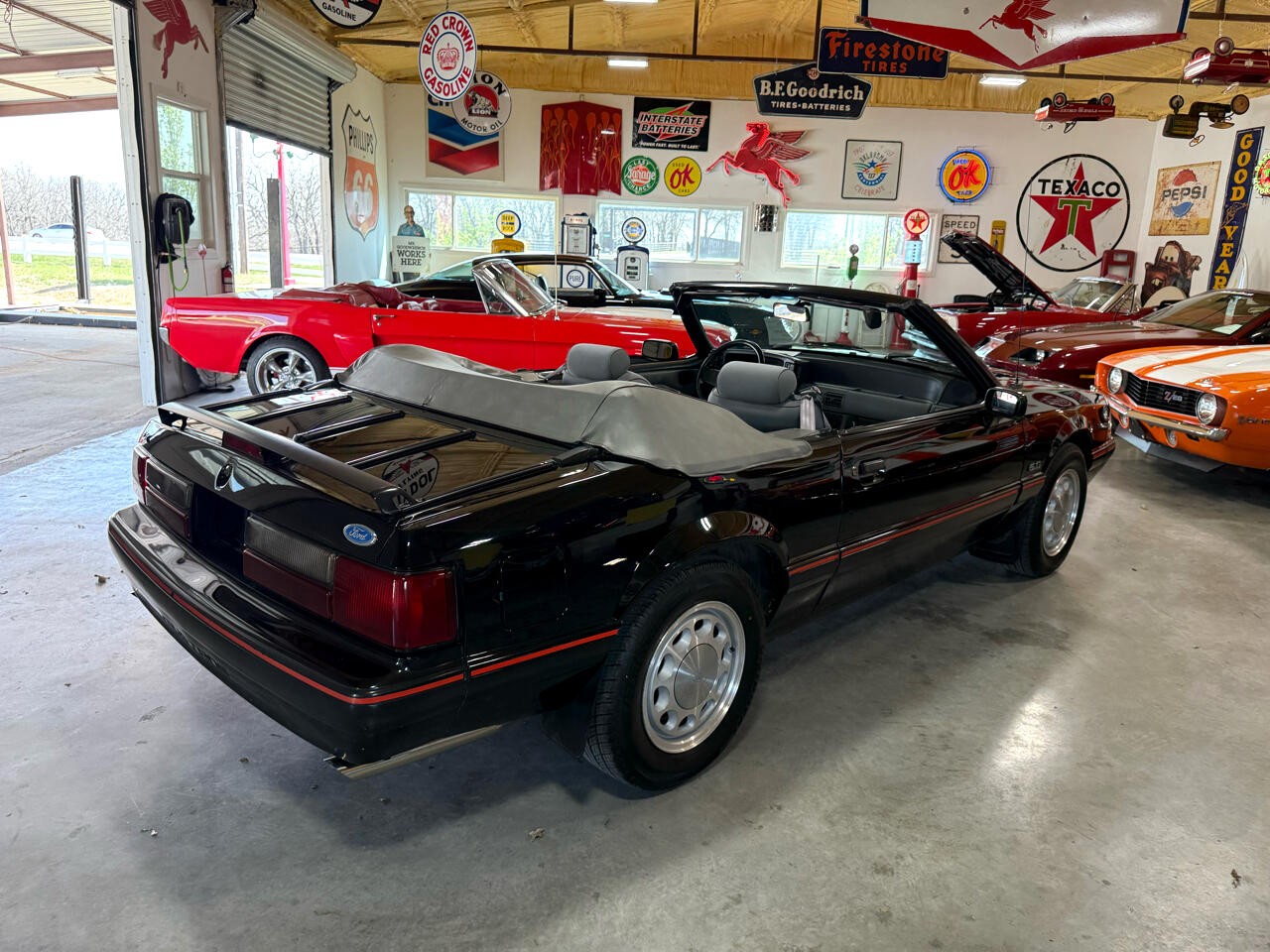 Ford-Mustang-1988-Convertible-5