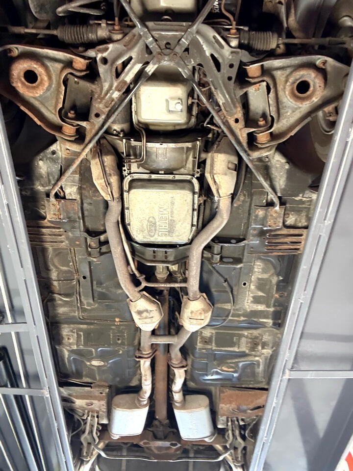 Ford-Mustang-1988-Convertible-8