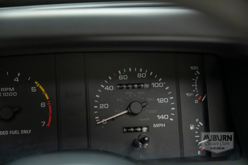 Ford-Mustang-1989-29