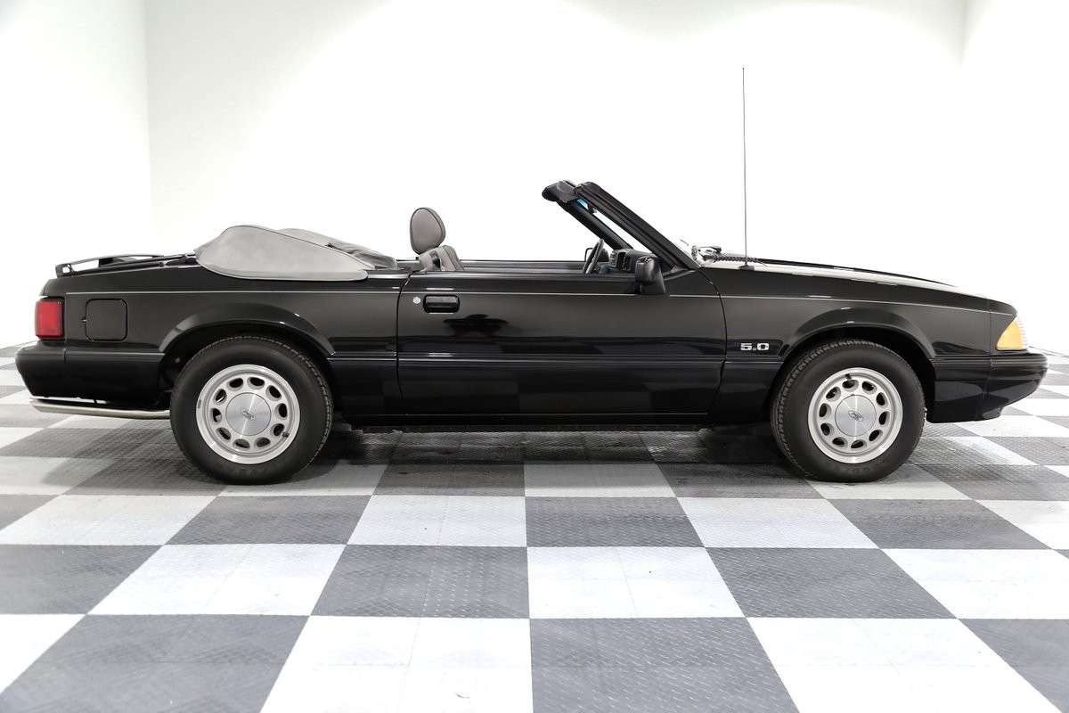 Ford-Mustang-1989-Convertible-10