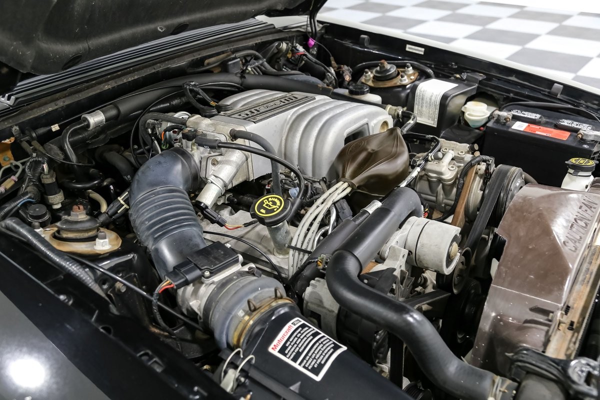 Ford-Mustang-1989-Convertible-11