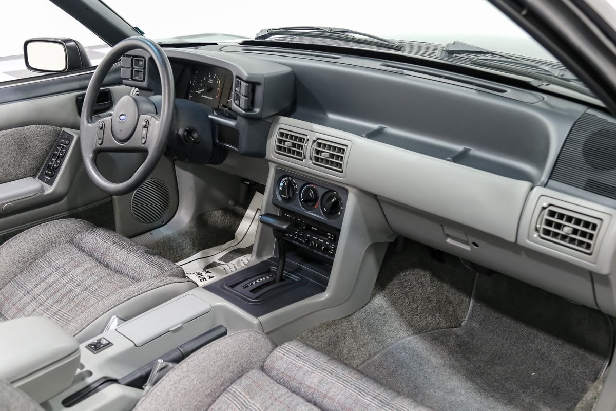 Ford-Mustang-1989-Convertible-19