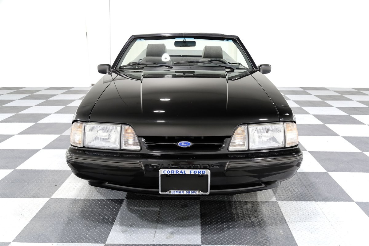 Ford-Mustang-1989-Convertible-2