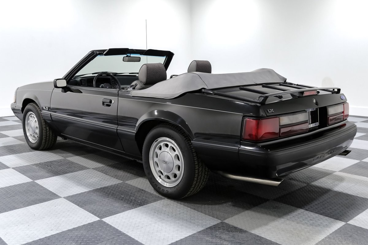 Ford-Mustang-1989-Convertible-6
