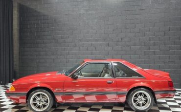 Ford-Mustang-1990-Hatchback-3