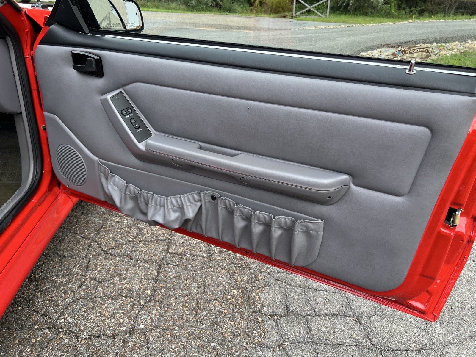 Ford-Mustang-1993-27