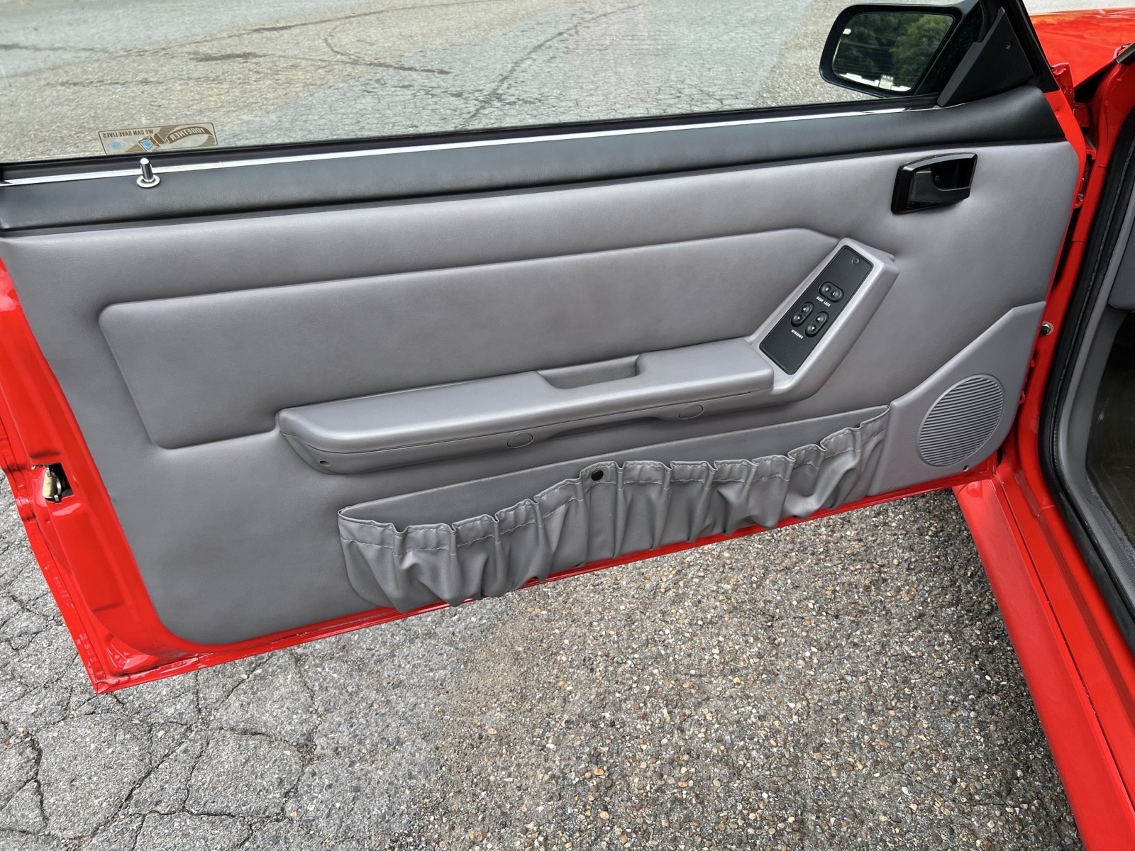 Ford-Mustang-1993-32