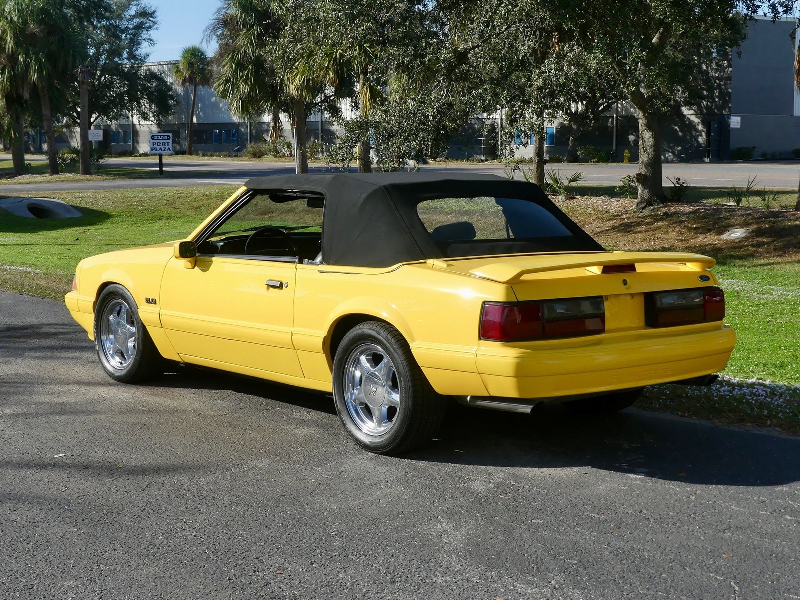 Ford-Mustang-1993-Convertible-17