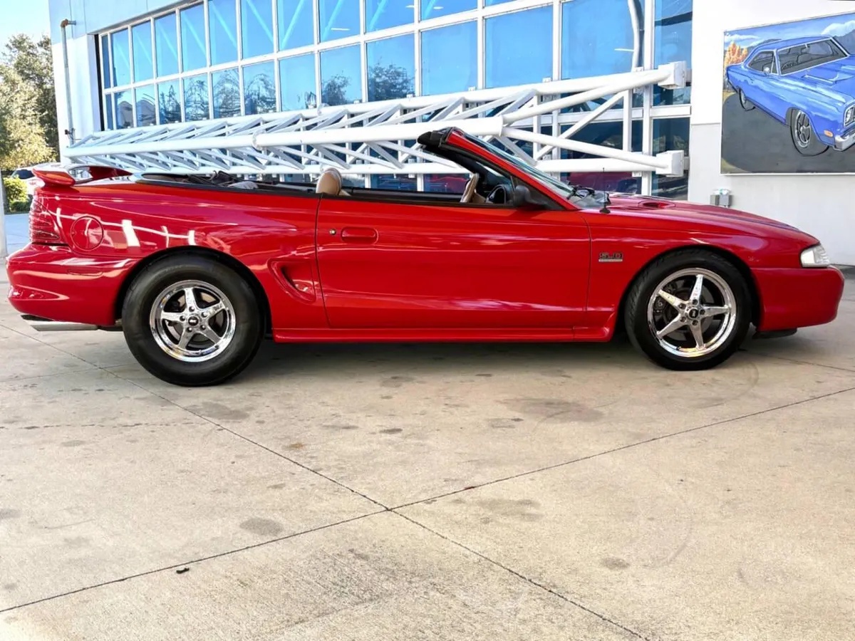Ford-Mustang-1995-Red-Brown