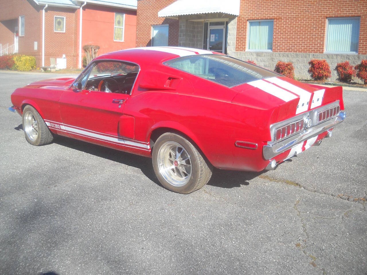 Ford-Mustang-Custom-Fastback-1968-Hatchback-5