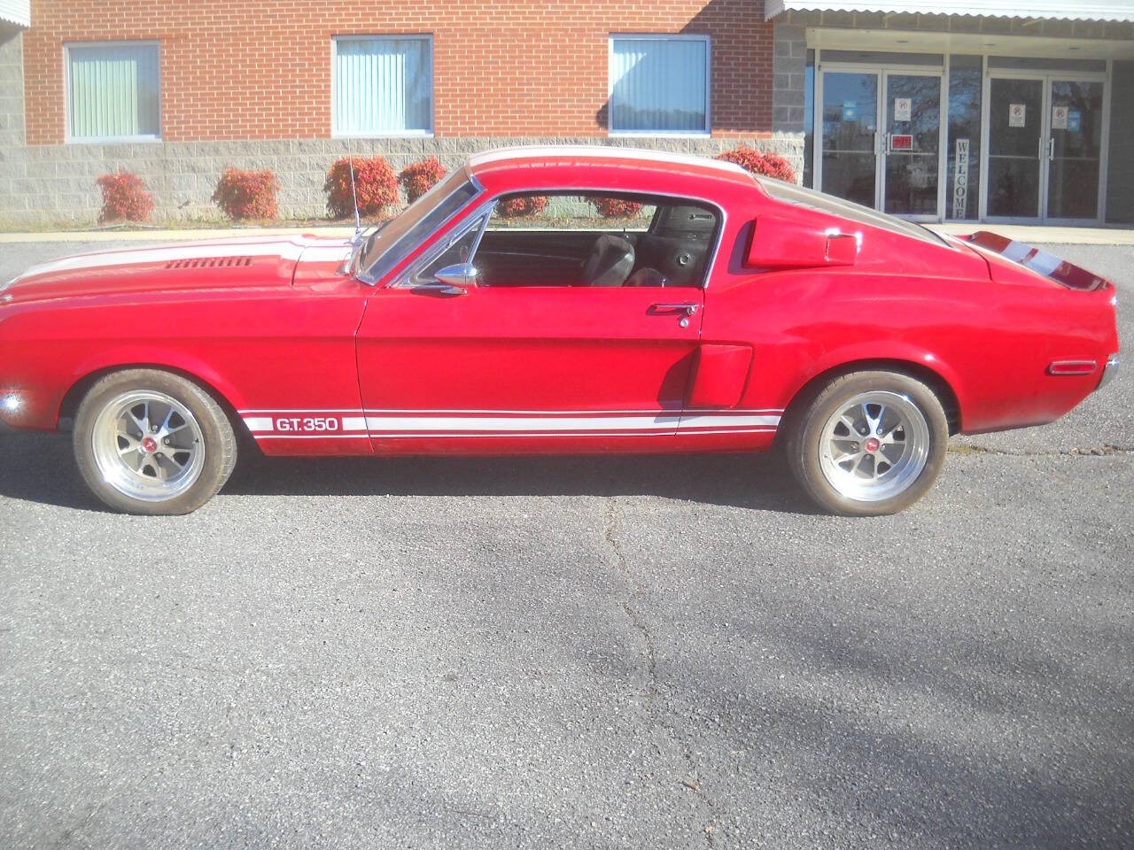 Ford-Mustang-Custom-Fastback-1968-Hatchback-7