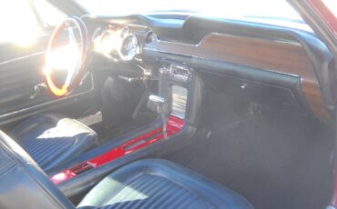 Ford-Mustang-Custom-Fastback-1968-Hatchback-9