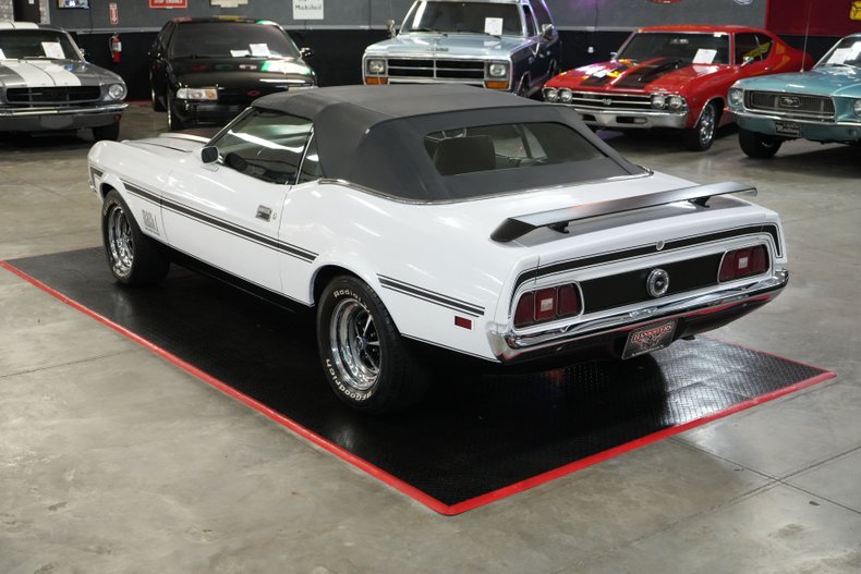 Ford-Other-1972-White-Black-16