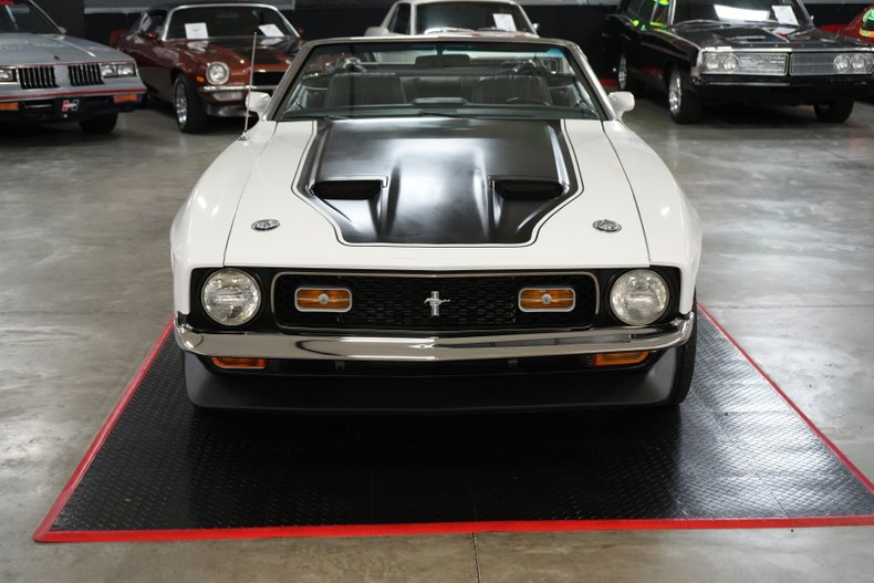 Ford-Other-1972-White-Black-18