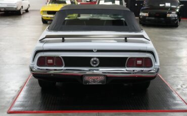 Ford-Other-1972-White-Black-19