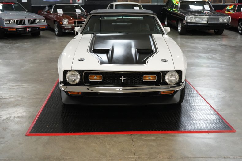 Ford-Other-1972-White-Black-21