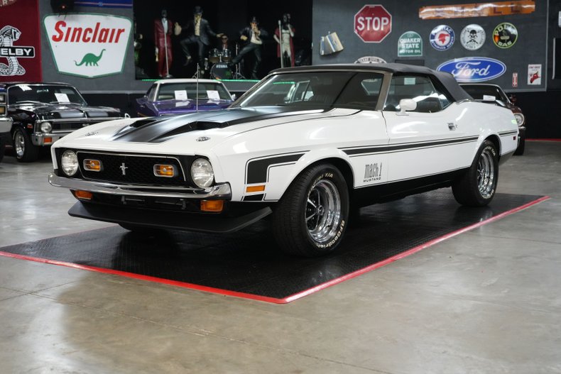 Ford-Other-1972-White-Black-26