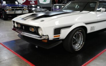 Ford-Other-1972-White-Black-32