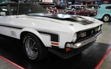 Ford-Other-1972-White-Black-35
