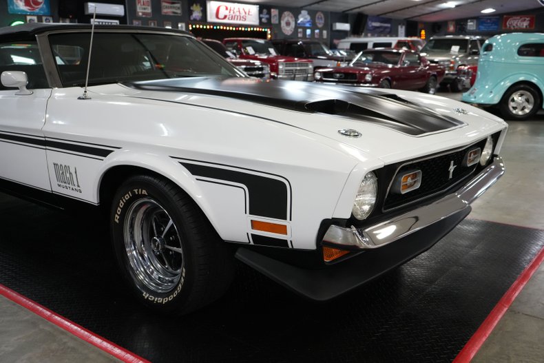 Ford-Other-1972-White-Black-35