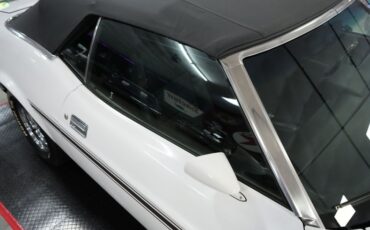 Ford-Other-1972-White-Black-40