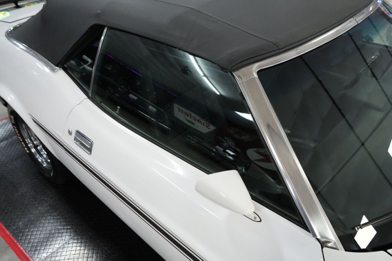 Ford-Other-1972-White-Black-40