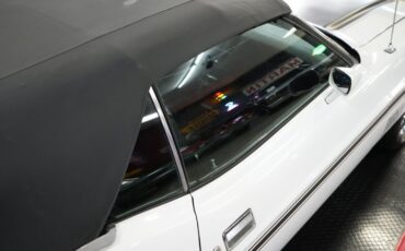 Ford-Other-1972-White-Black-41