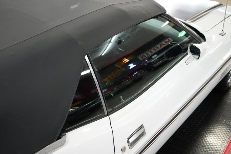 Ford-Other-1972-White-Black-41