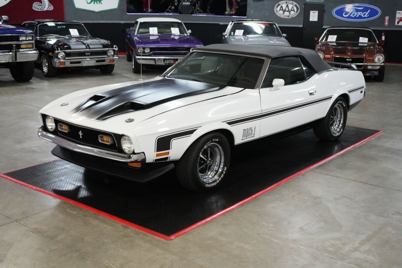 Ford-Other-1972-White-Black-48