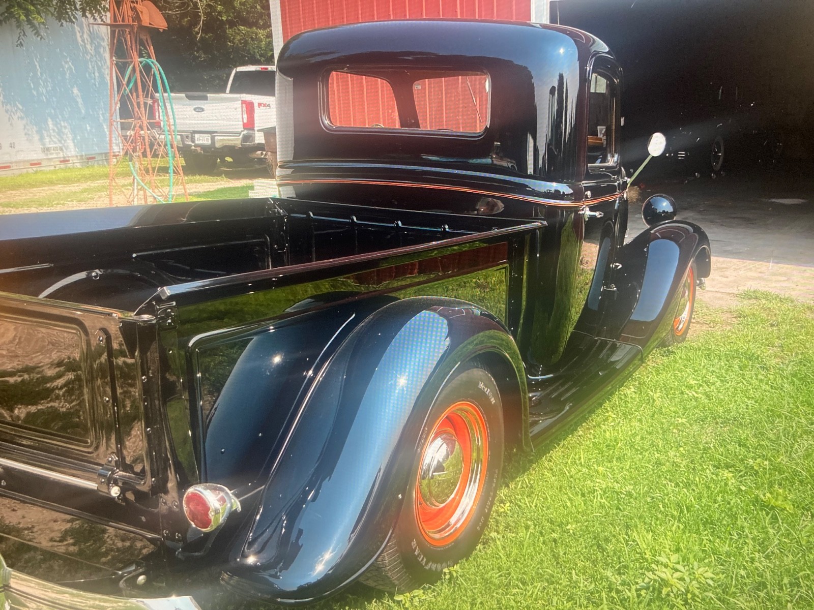 Ford-Other-Pickups-1935-32