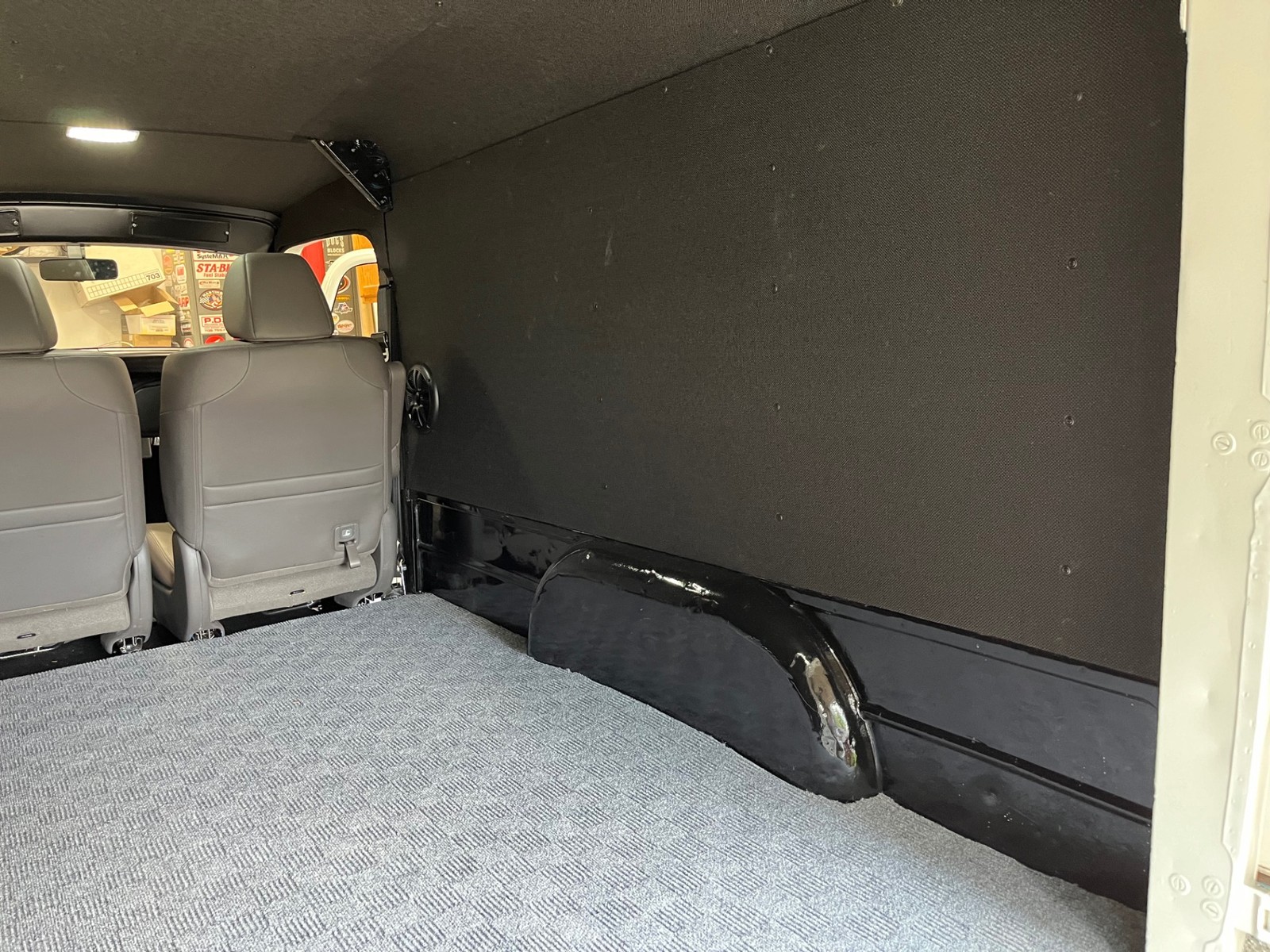 Ford-PANEL-WAGON-1935-14