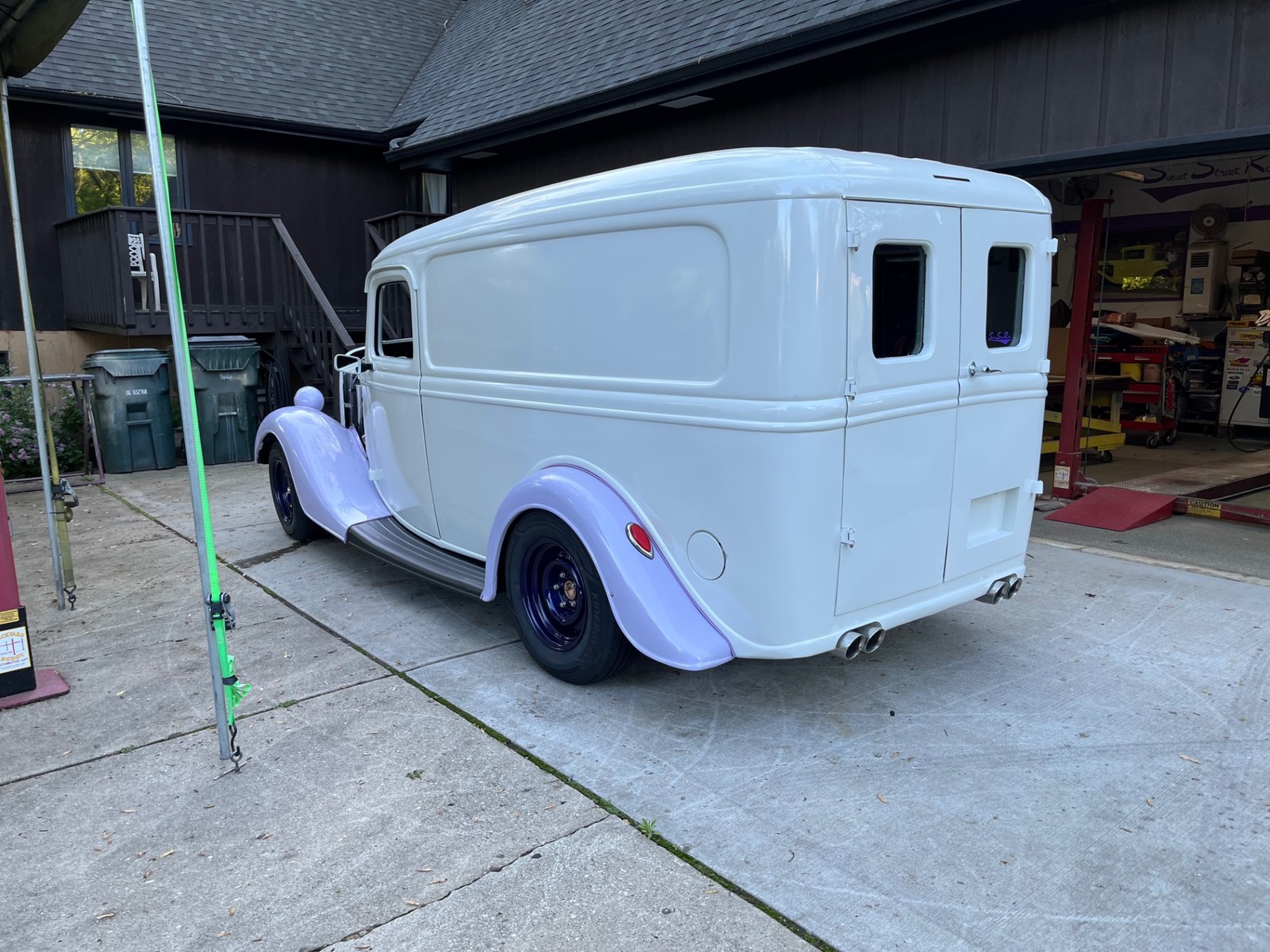Ford-PANEL-WAGON-1935-3