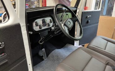 Ford-PANEL-WAGON-1935-8