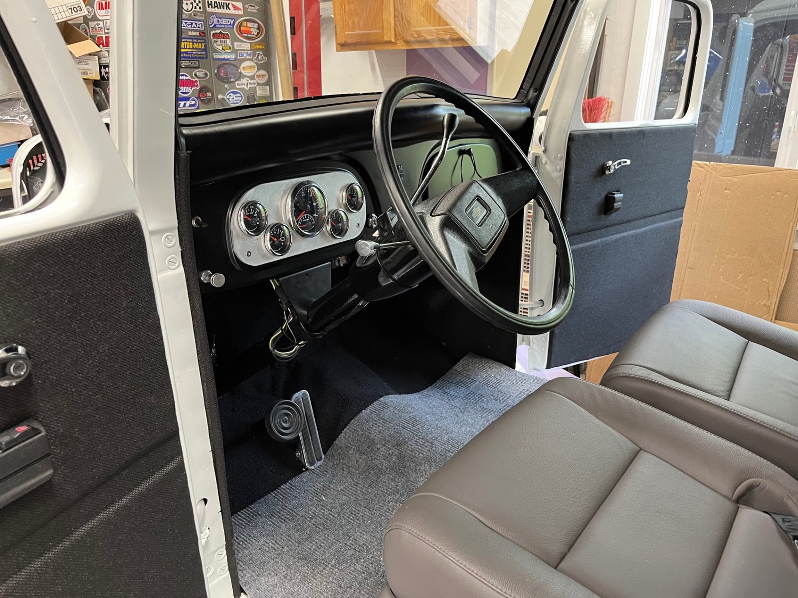 Ford-PANEL-WAGON-1935-8