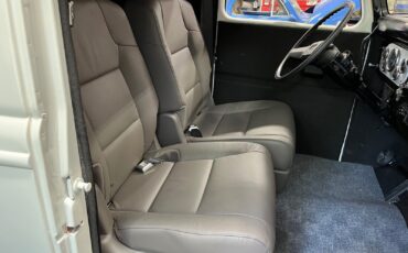 Ford-PANEL-WAGON-1935-9