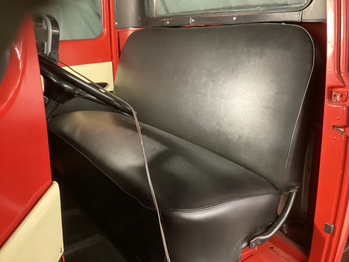 Ford-Pickup-1951-Red-Black-14