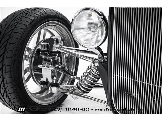 Ford-Roadster-1932-2dr-Car-10
