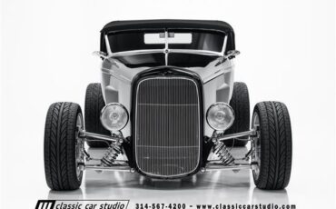 Ford-Roadster-1932-2dr-Car-2