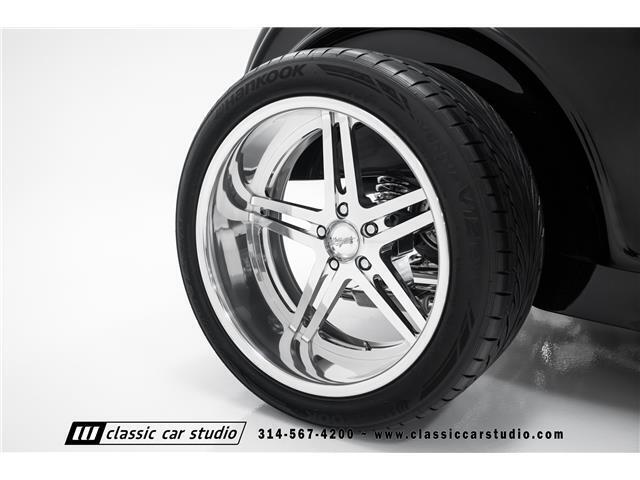 Ford-Roadster-1932-2dr-Car-37