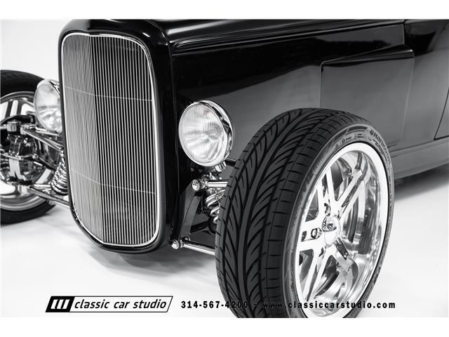Ford-Roadster-1932-2dr-Car-7